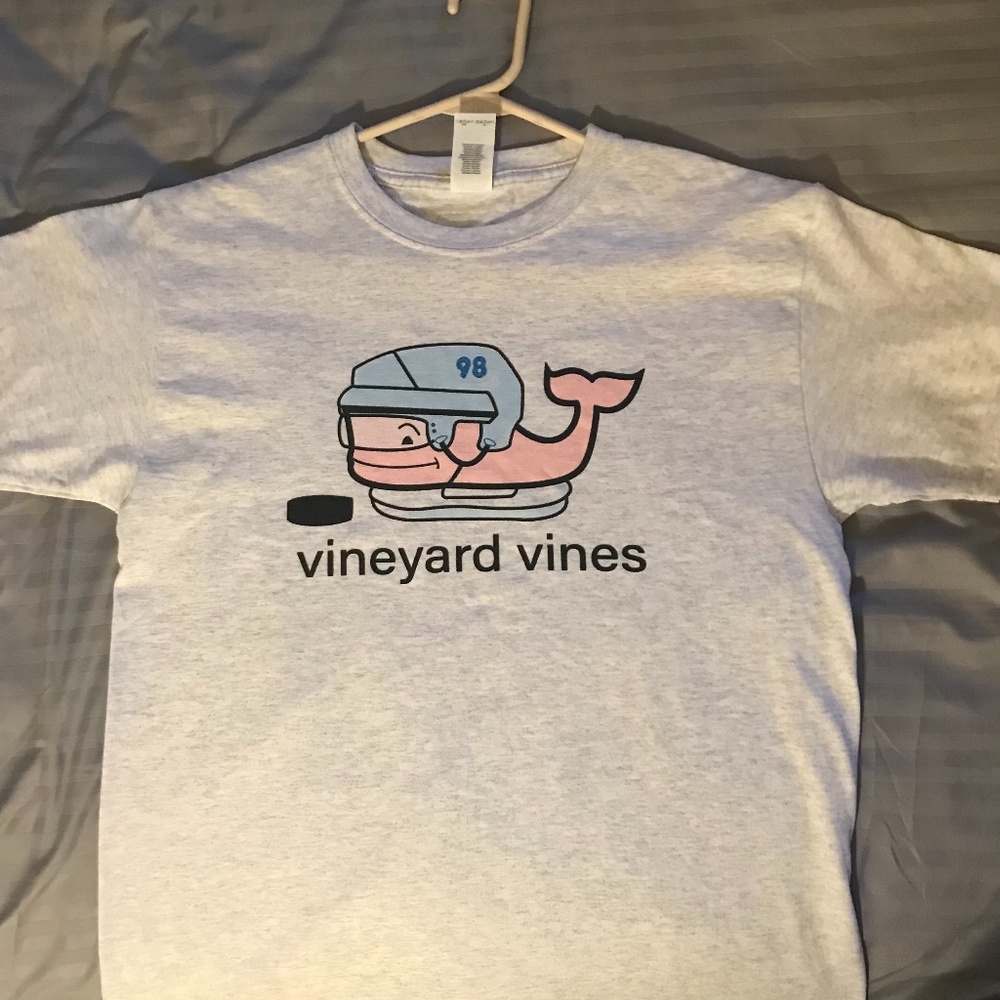 Vineyard Vines boys hockey t-shirt